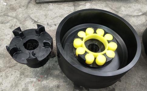 分体式制动轮梅花形联轴器